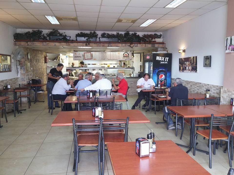 פנים המסעדה